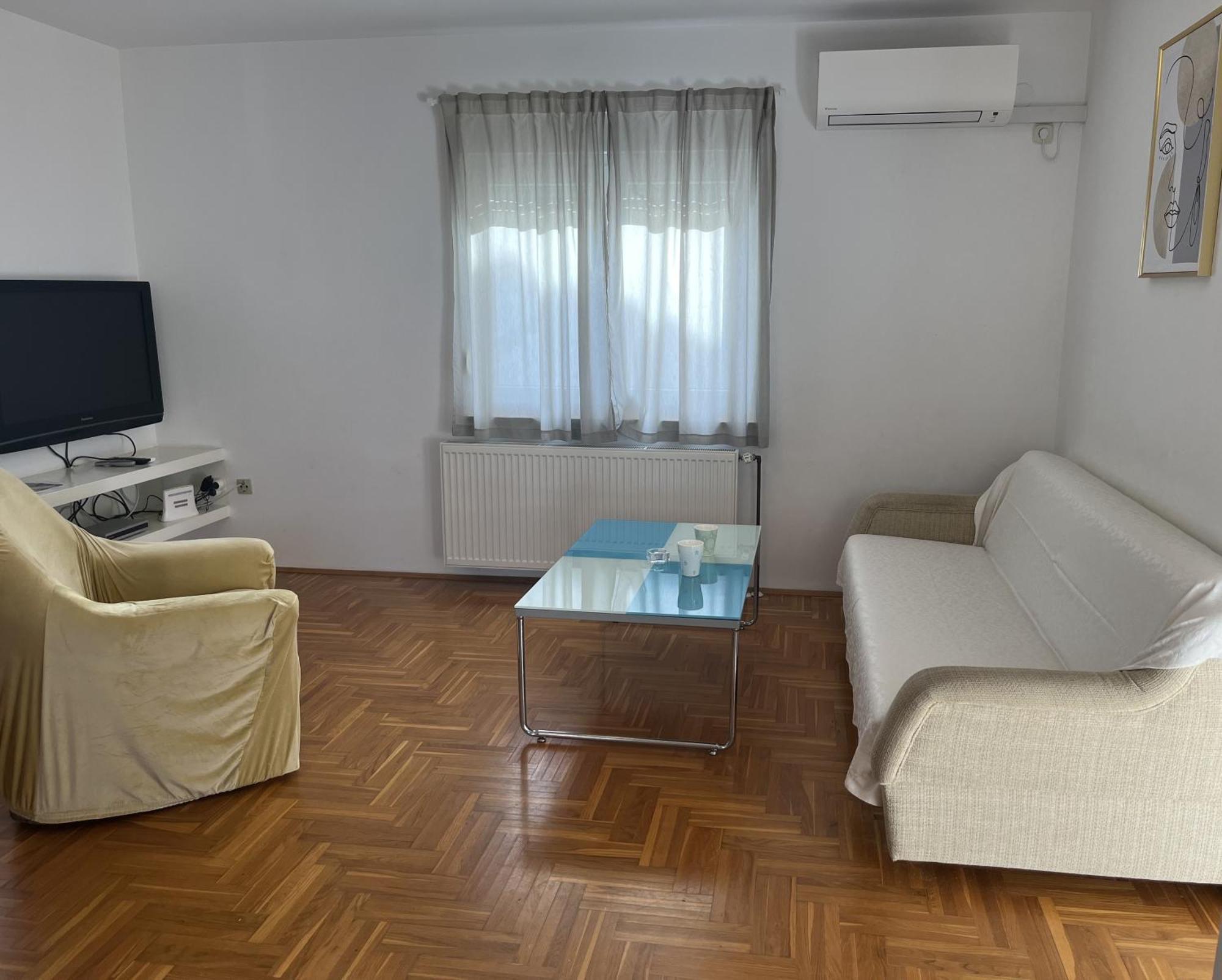 Burle Apartment With Free Private Parking ميدولين المظهر الخارجي الصورة
