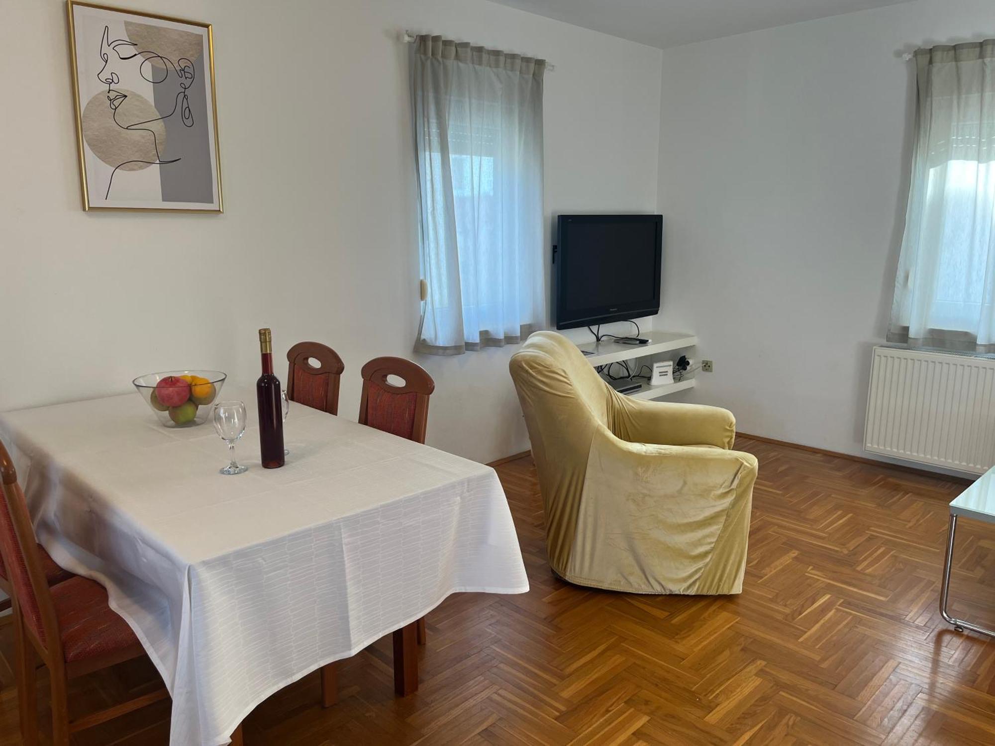 Burle Apartment With Free Private Parking ميدولين المظهر الخارجي الصورة